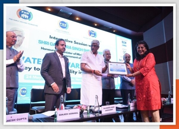 Mrs.Punam Chopra honored by Jal Shakti Minister for PHD-RDF Check Dam Project